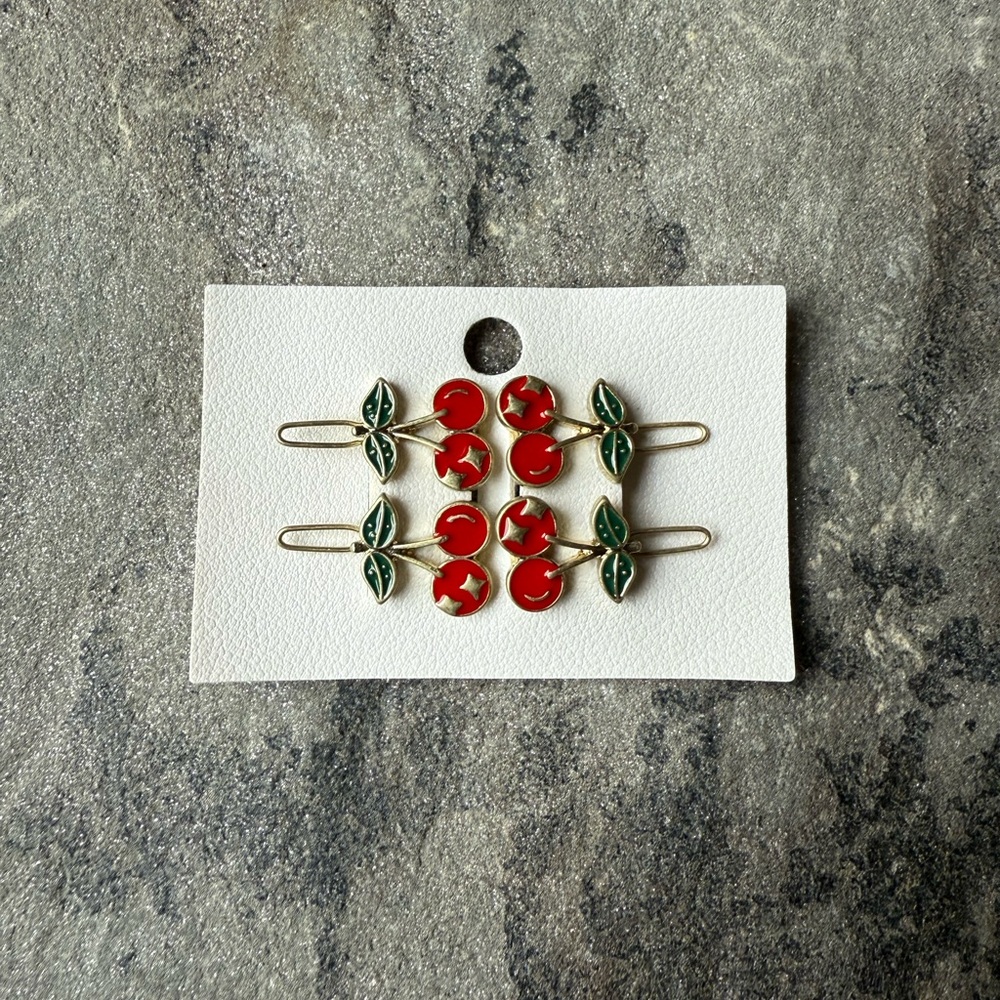 New🌟Free People Shes A Wildflower Hair Clips-Cherries